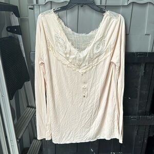 BKE red. Long sleeve lace top